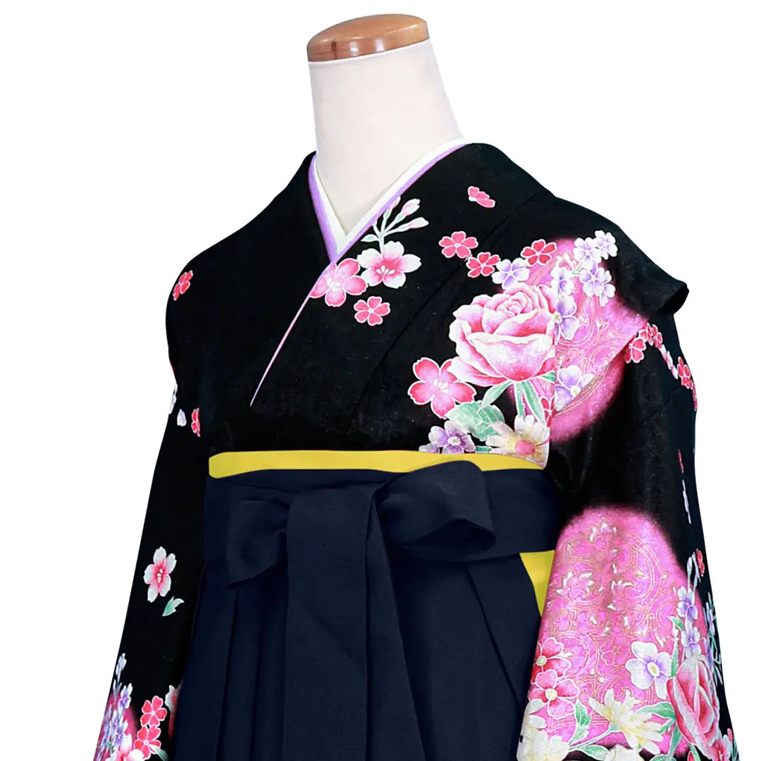 黒地に薔薇・紺袴（刺繍）（小学生）／卒業式／斜め詳細