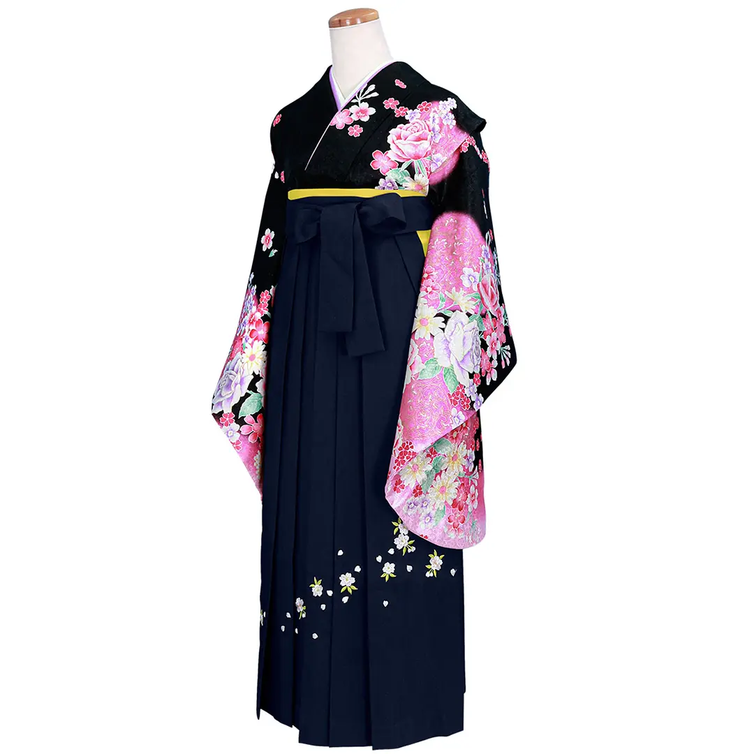 黒地に薔薇・紺袴（刺繍） （小学生）／卒業式／斜め