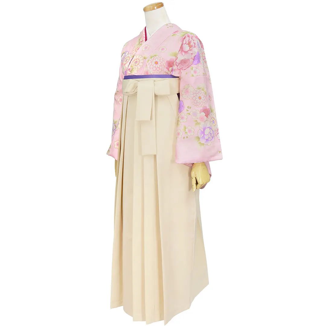 ピンク地に桜と牡丹・アイボリー袴（無地） （二尺袖）／卒業式／斜め