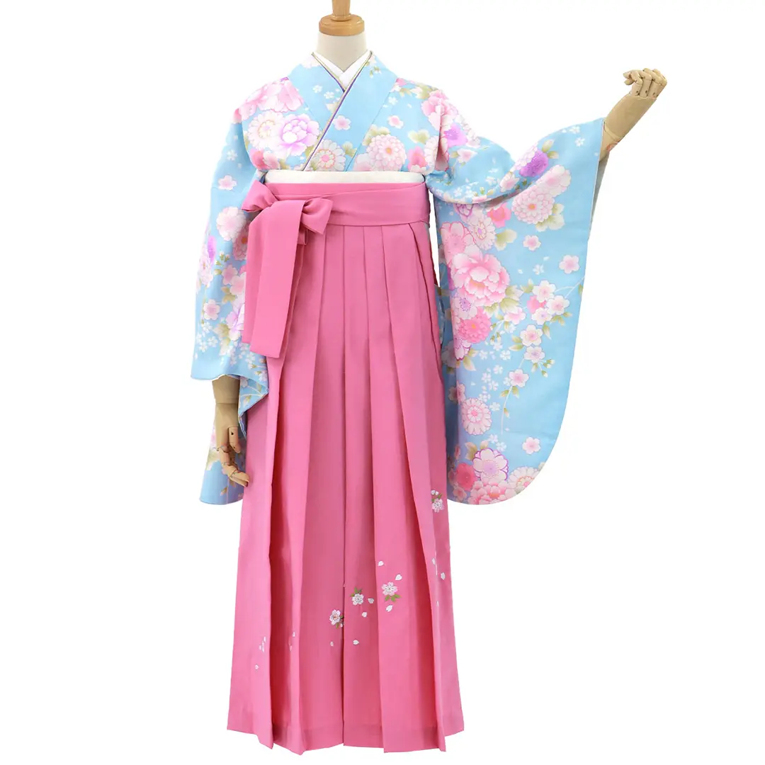 水色地に花尽くし・ピンク袴（刺繍） （二尺袖）／卒業式／正面