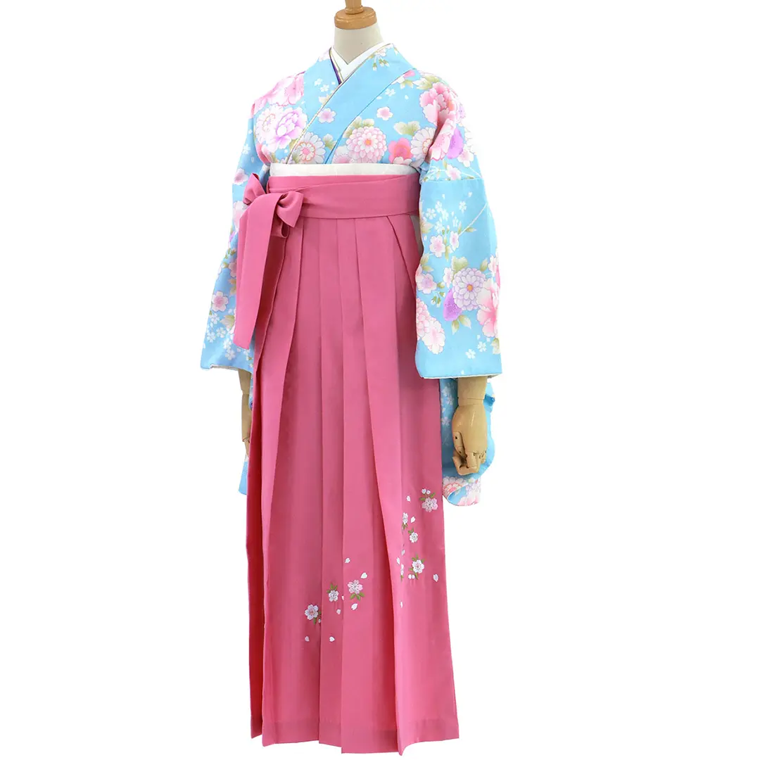 水色地に花尽くし・ピンク袴（刺繍） （二尺袖）／卒業式 | 宅配着物