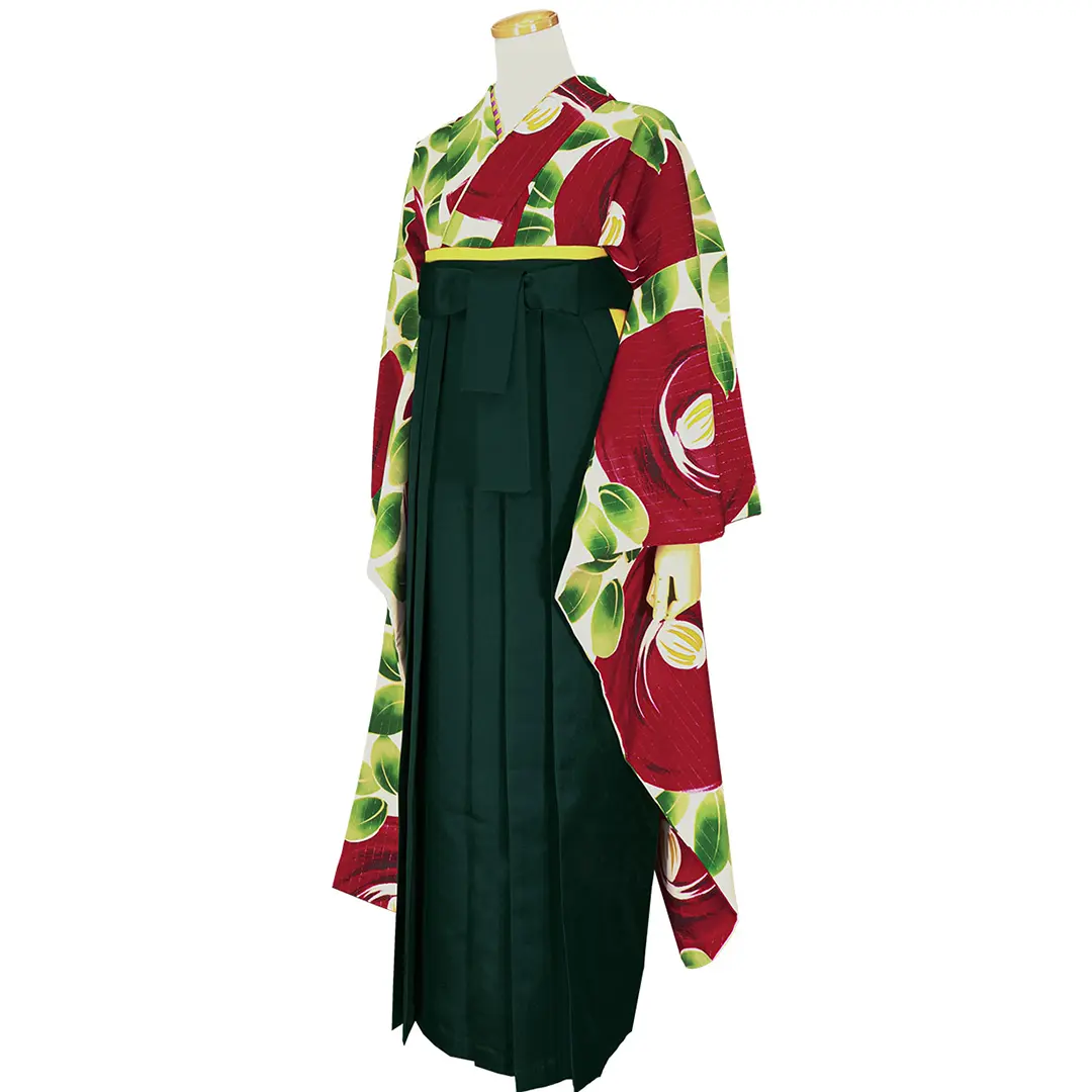 大正ロマンな大輪椿の振袖・緑袴（無地） （振袖）／卒業式／斜め