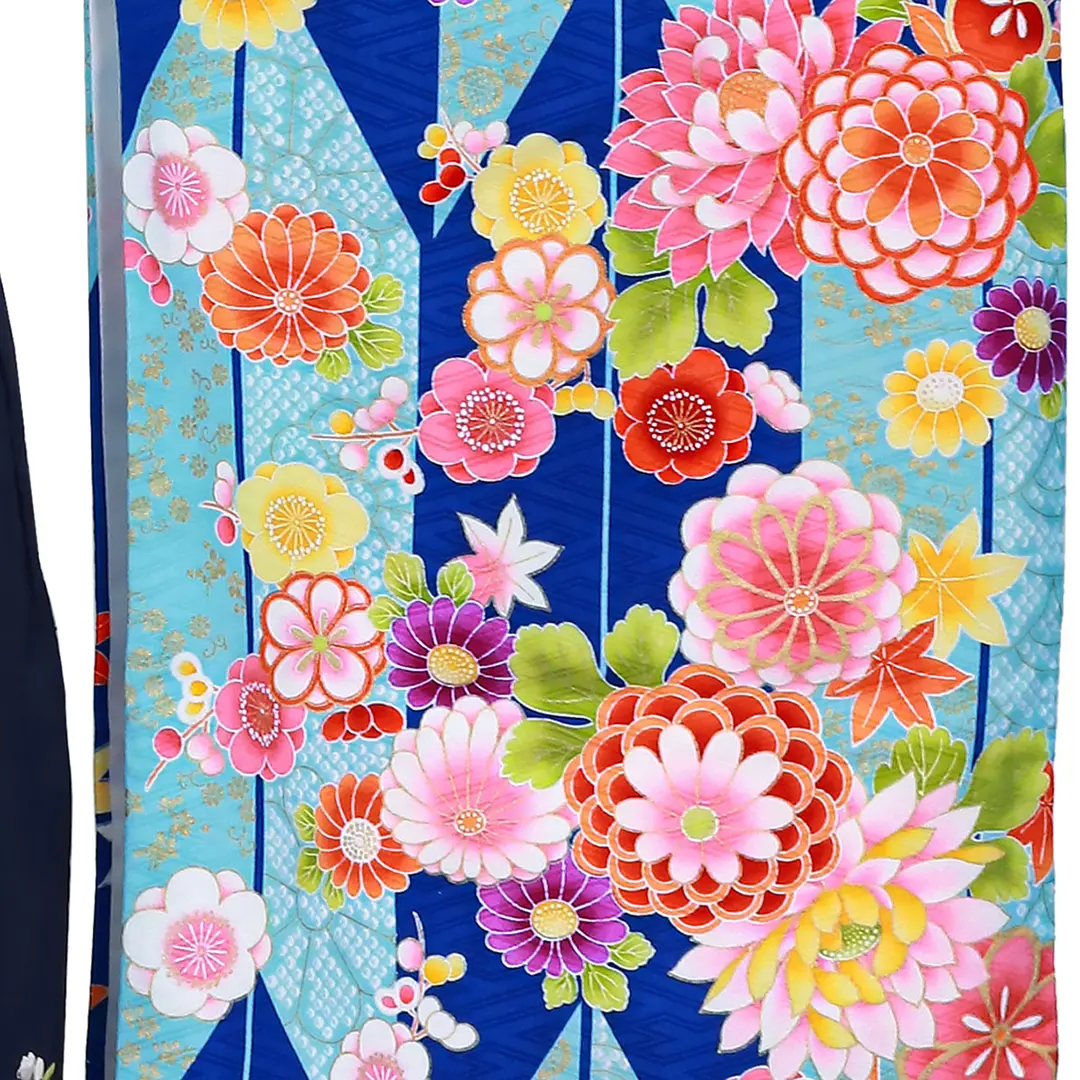 青地に矢絣と花・紺袴（刺繍）（小学生）／卒業式／柄詳細