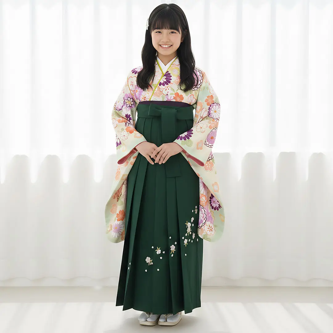 アイボリー地に菊と桜・緑袴（刺繍） （小学生）／卒業式 | 宅配着物