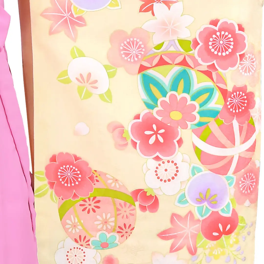 クリーム地に鞠と桜・ピンク袴（刺繍）（小学生）／卒業式／柄詳細