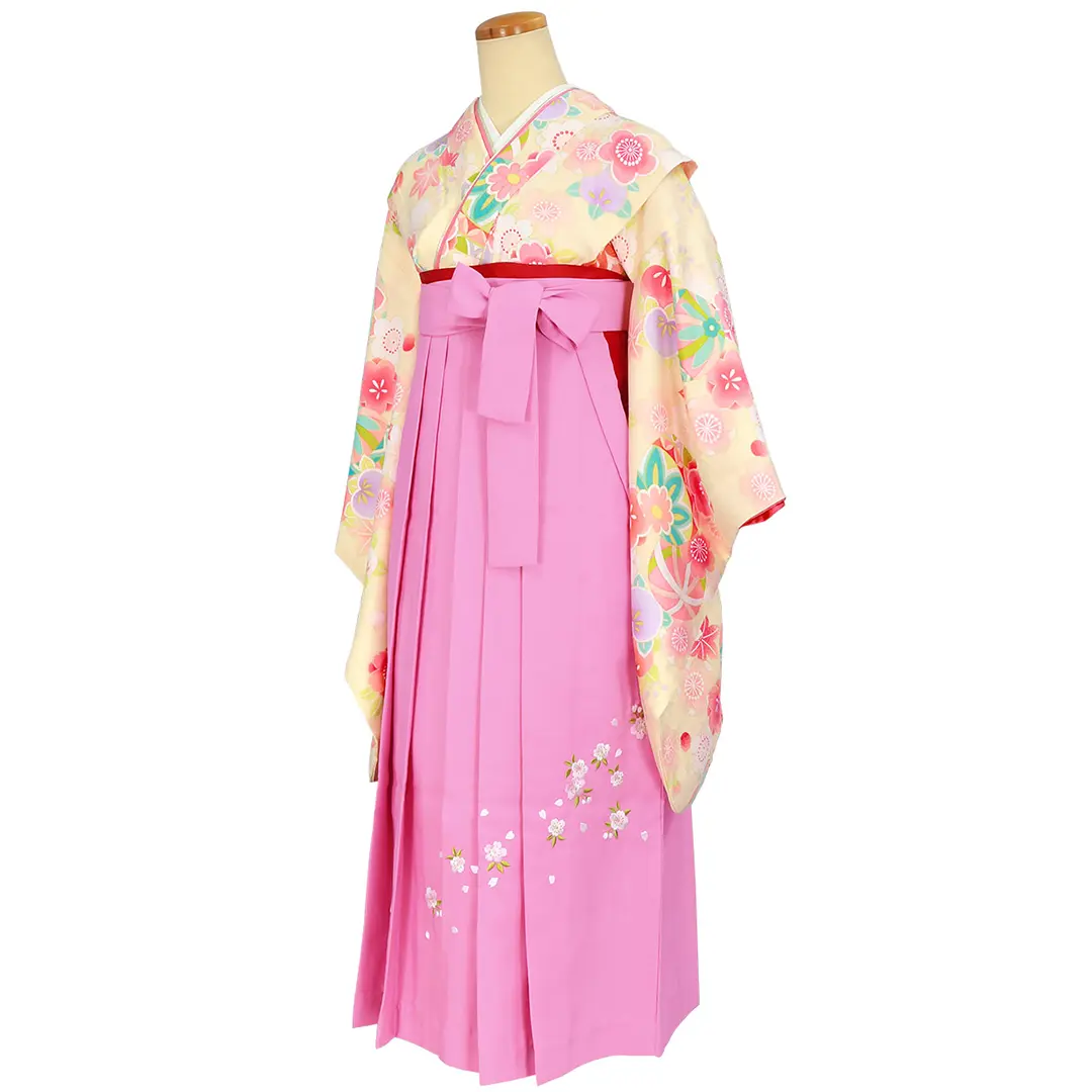 クリーム地に鞠と桜・ピンク袴（刺繍） （小学生）／卒業式／斜め