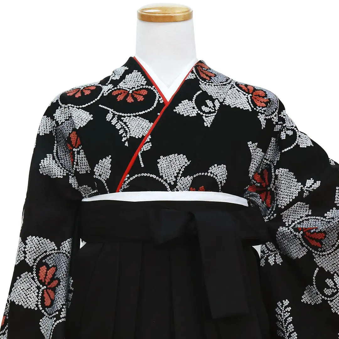 黒地に染め疋田と橘・黒袴（無地）（二尺袖）／卒業式／正面詳細