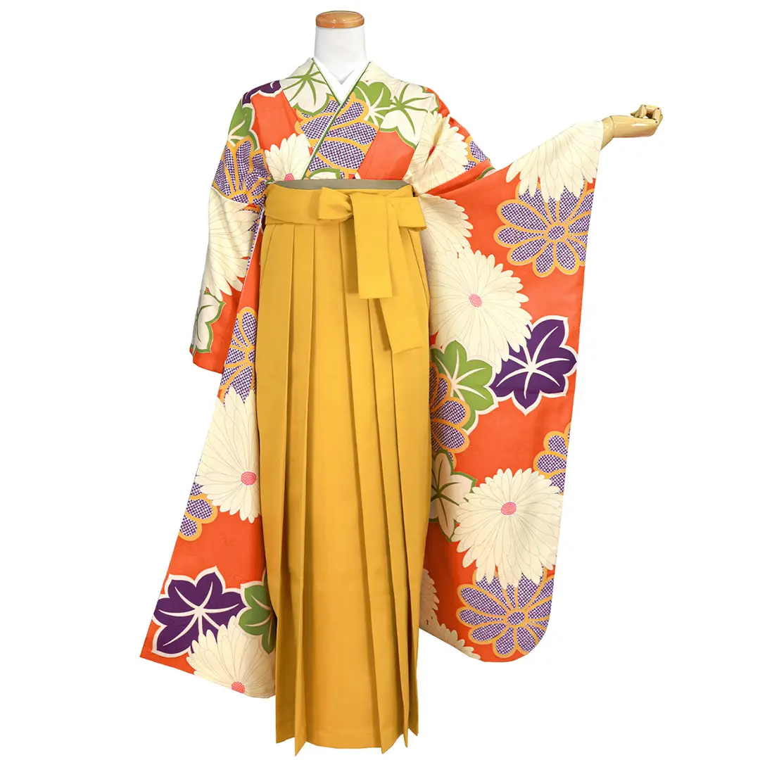手描き風橙色に菊と紅葉の振袖・マスタード袴（無地） （振袖）／卒業