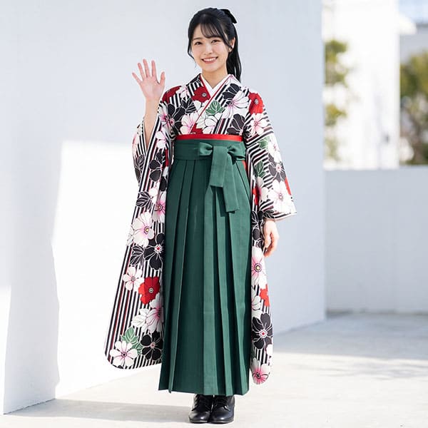 黒と白の縞に洋花の振袖・深緑袴（無地） （振袖）／卒業式 | 宅配着物