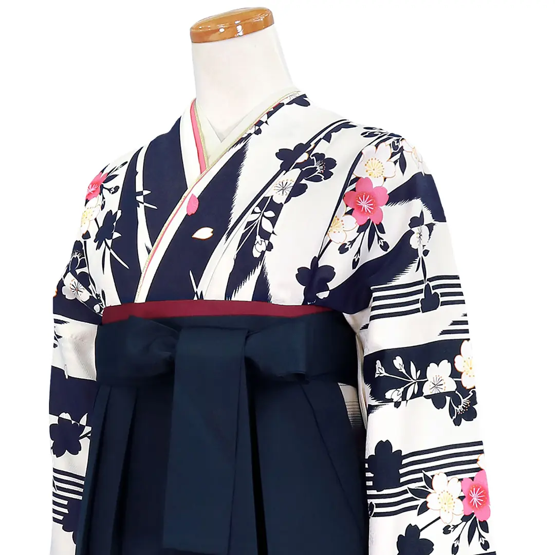 振袖単品✨紺色　枝垂れ桜　銀通し地　（身丈155cm〜165cmの方おすすめ） Sakura(さくら)”ちゃんの振袖-紺|ハタチ記念の新作振袖ご紹介 SAF-24