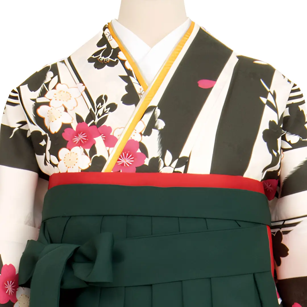 クリーム地に緑の矢絣と枝垂れ桜・深緑袴（無地） （二尺袖）／卒業式／正面詳細