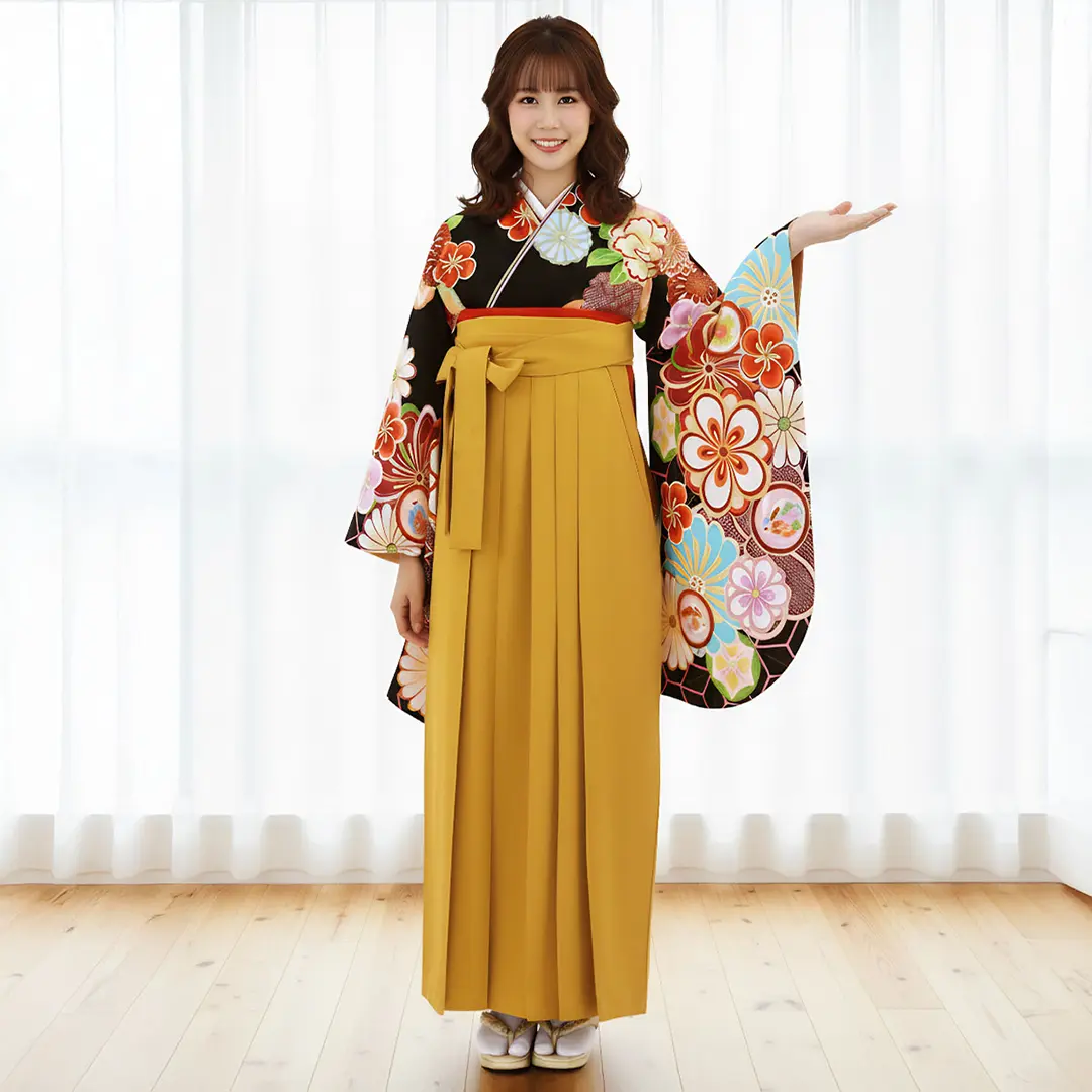 黒地に花紋・マスタード袴（無地）（二尺袖）／卒業式／着用イメージ