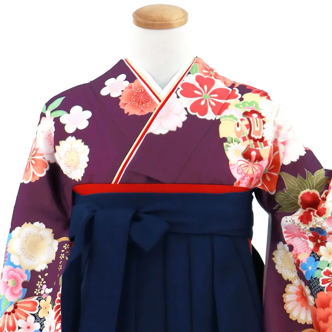 紫地に牡丹と雪輪・紺袴（無地）（二尺袖）／卒業式／正面詳細