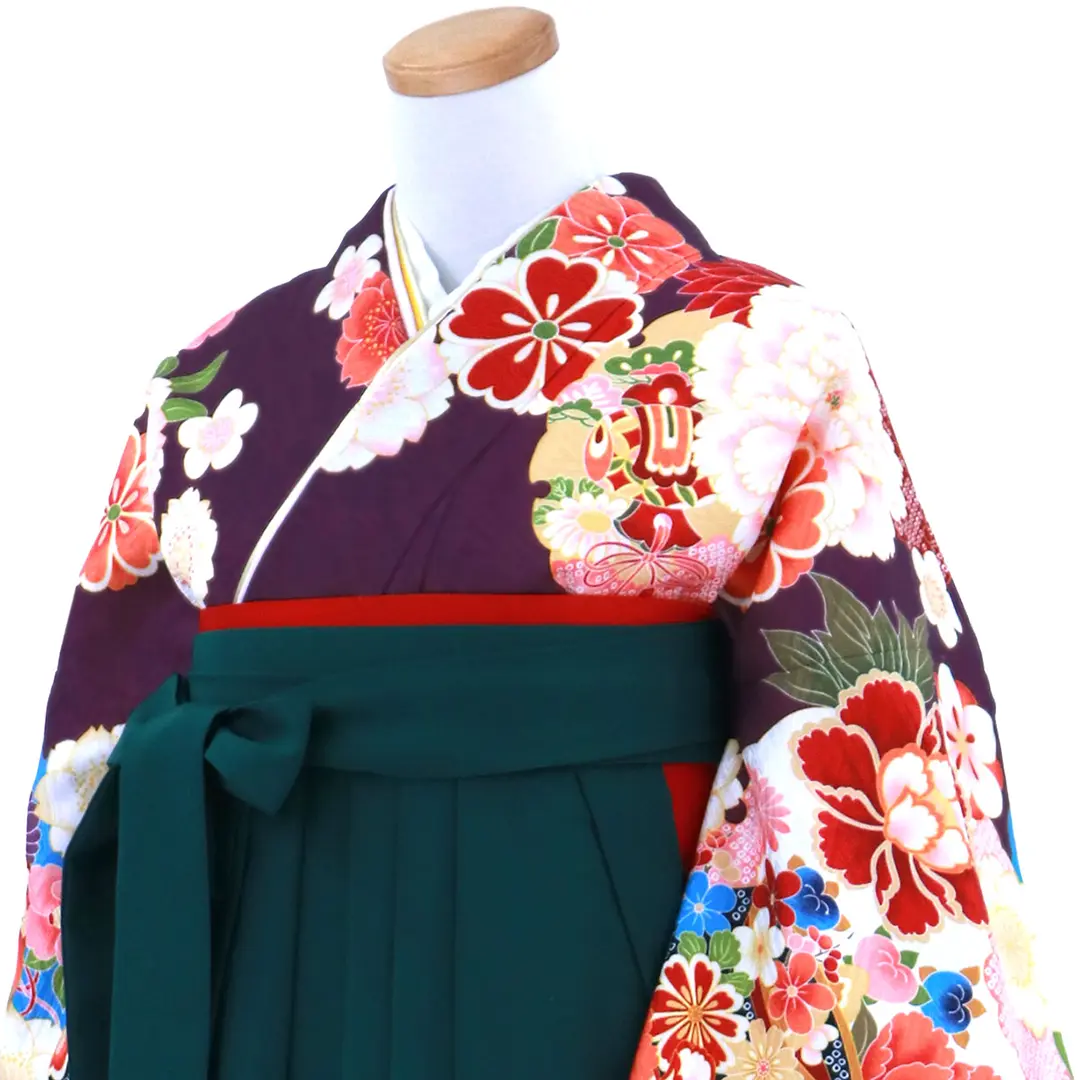 葡萄（ぶどう）色地に牡丹と雪輪・深緑袴（無地） （二尺袖）／卒業式