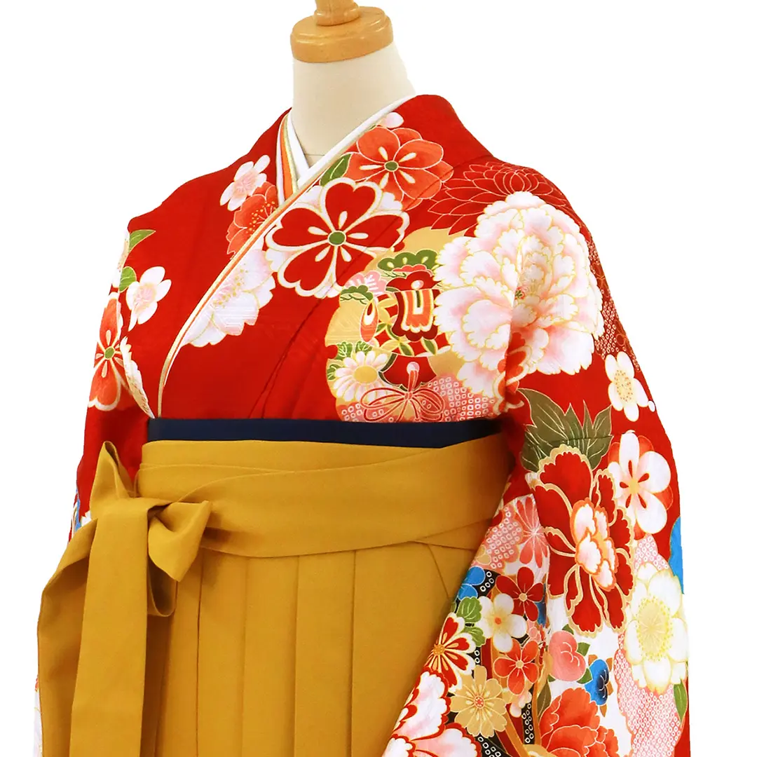 赤地に牡丹と雪輪・マスタード袴（無地）（二尺袖）／卒業式／斜め詳細