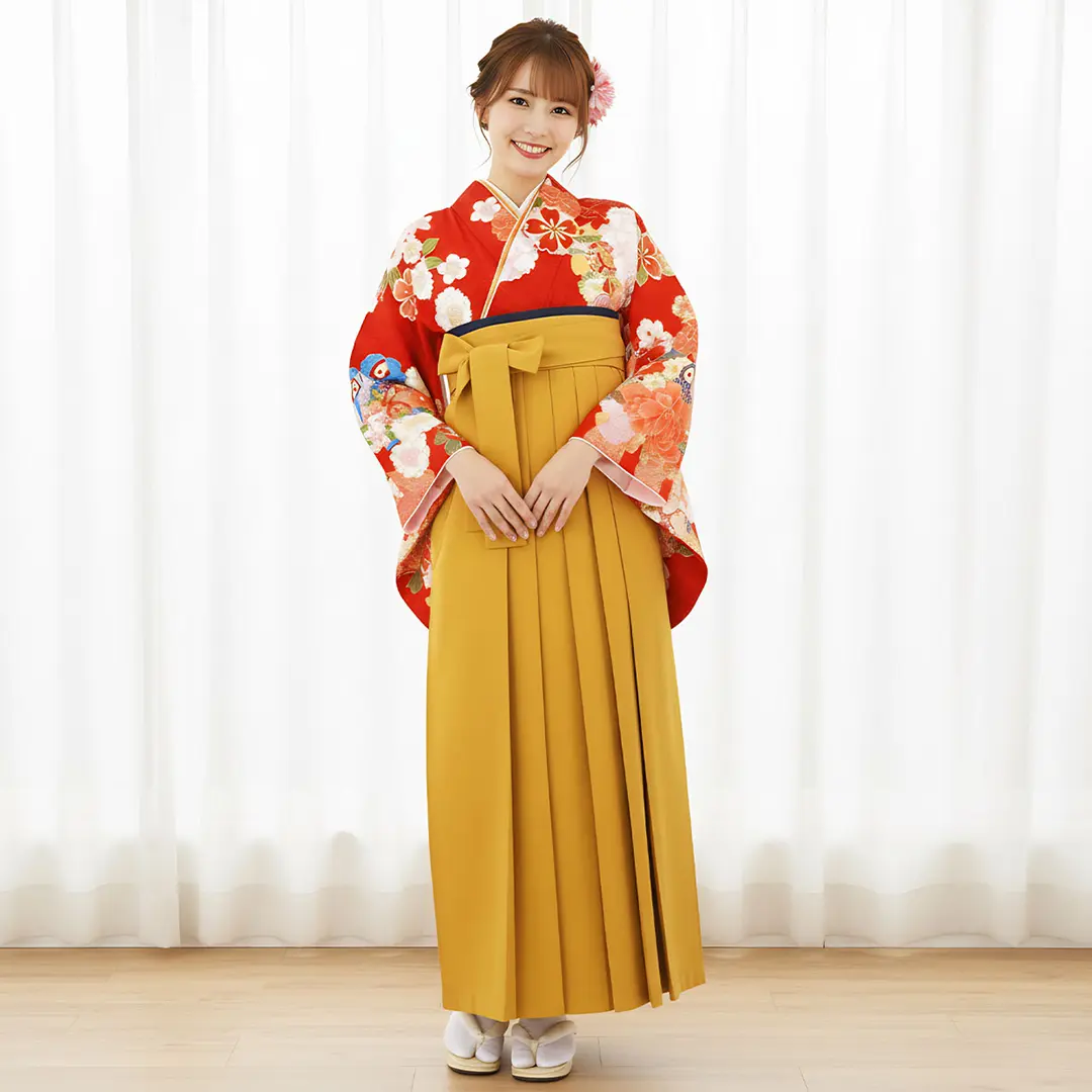 赤地に牡丹と雪輪・マスタード袴（無地）（二尺袖）／卒業式／着用イメージ