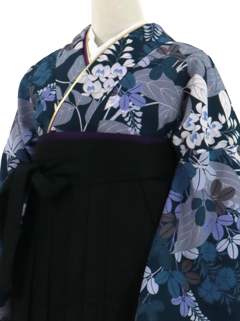 紺地に秋草・黒袴（無地）（二尺袖）／卒業式