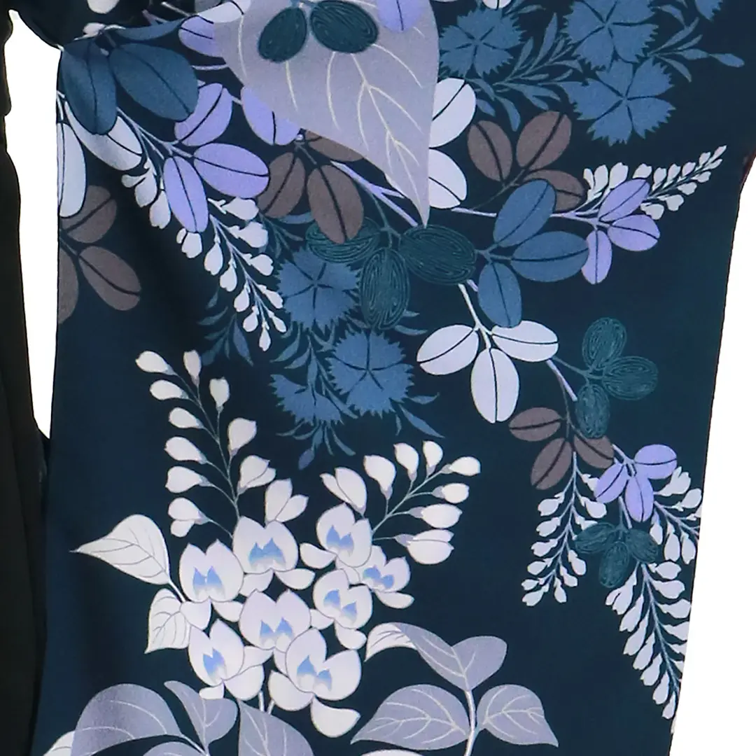 紺地に秋草・黒袴（無地） （二尺袖）／卒業式／柄詳細