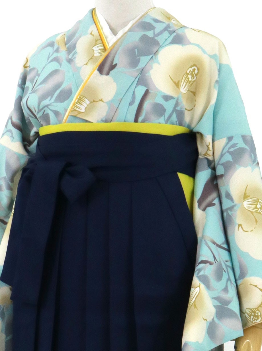 水色地に白椿、紺袴（無地）（二尺袖）／卒業式