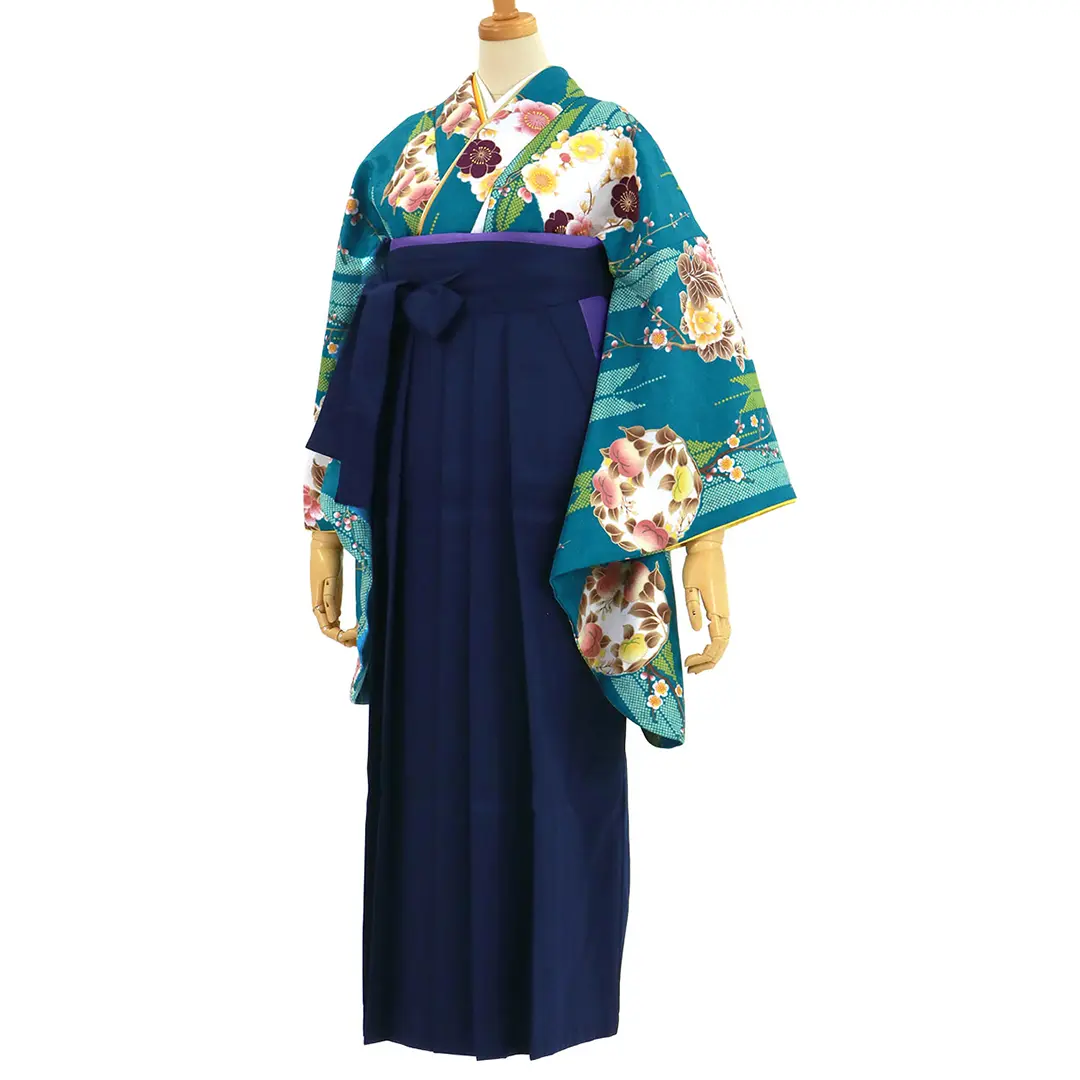 ブルー地に矢羽と花の丸文・紺袴（無地） （二尺袖）／卒業式／斜め