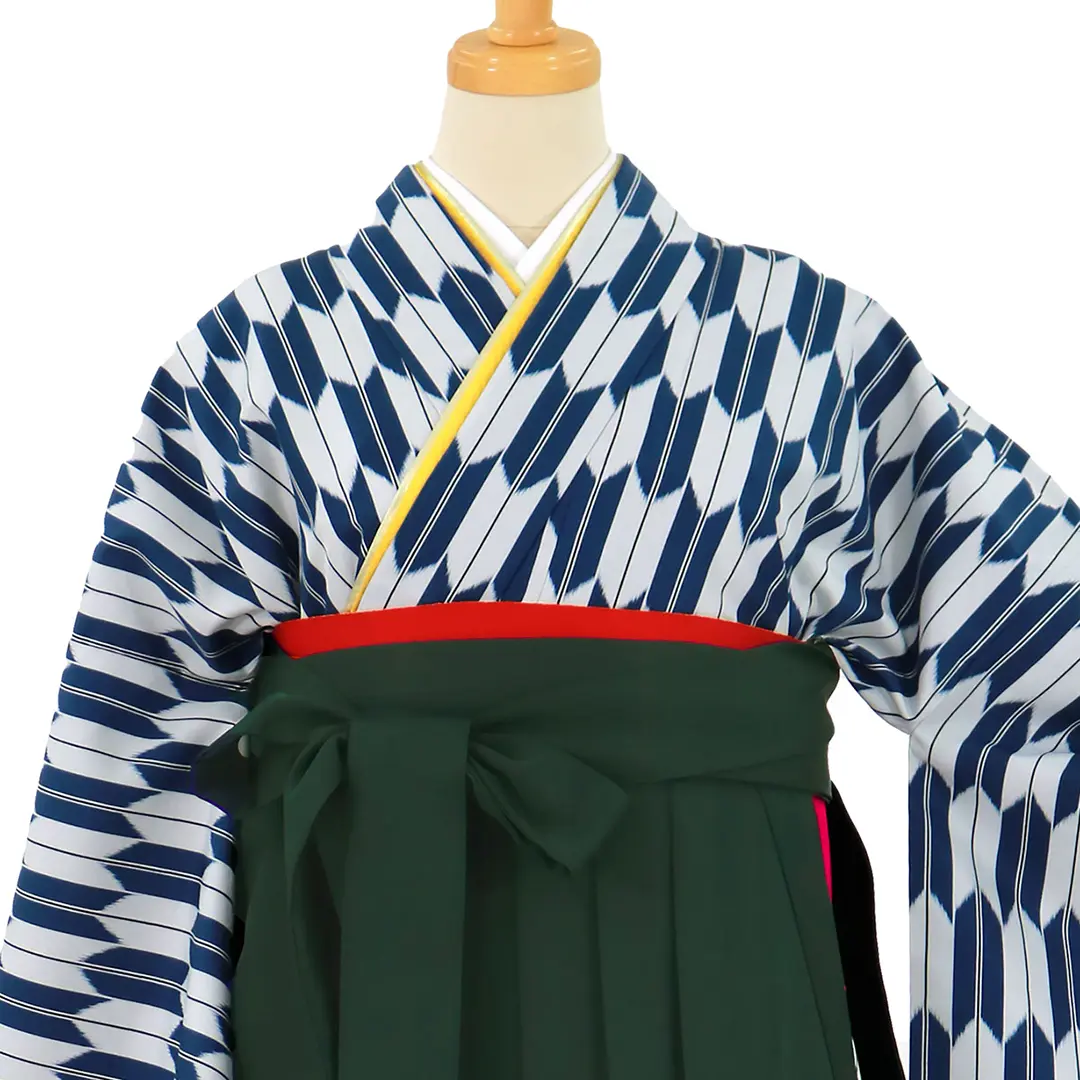 紺とグレーの矢絣、深緑袴（無地）（二尺袖）／卒業式／正面詳細