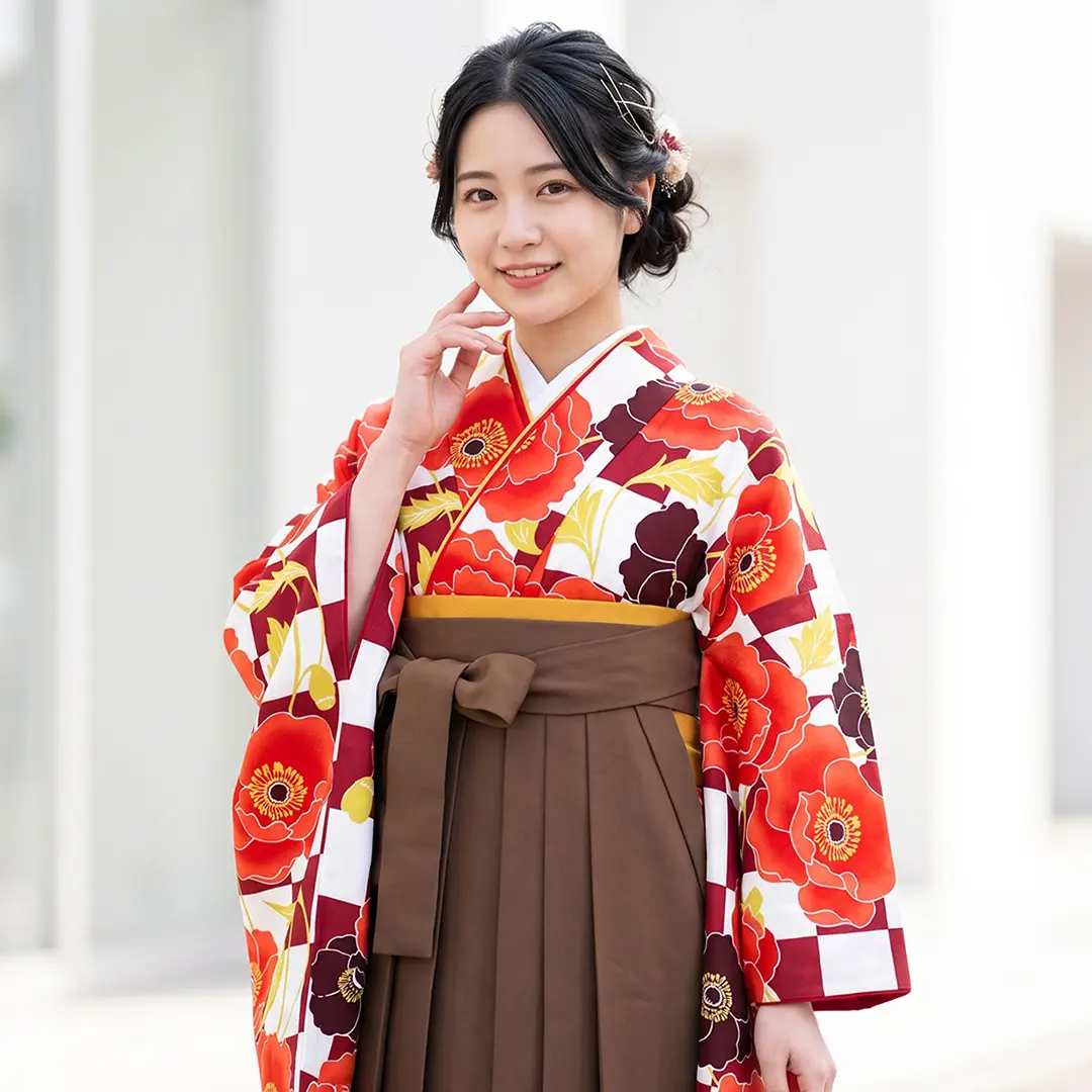 白と赤紫の市松にアネモネ・茶色袴（無地） （二尺袖）／卒業式／着用イメージ