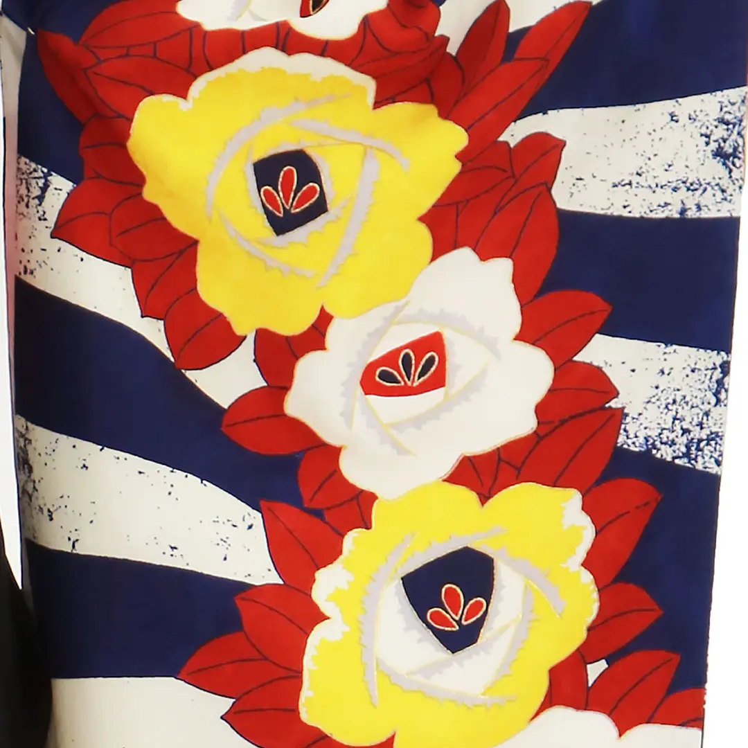 青と白のボーダーに薔薇・黒袴（無地） （二尺袖）／卒業式／柄詳細