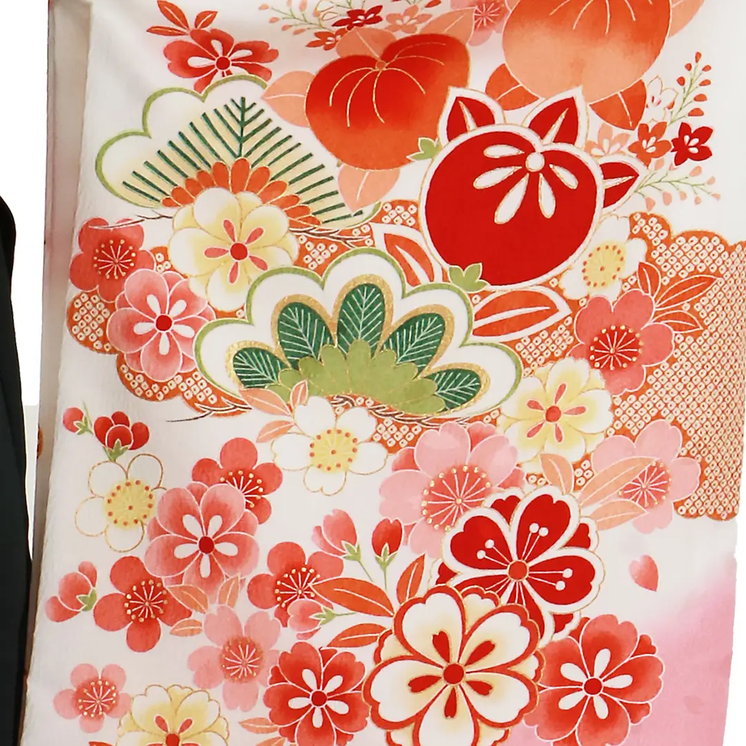 白地に桜と橘、黒袴（無地）（二尺袖）／卒業式／柄詳細