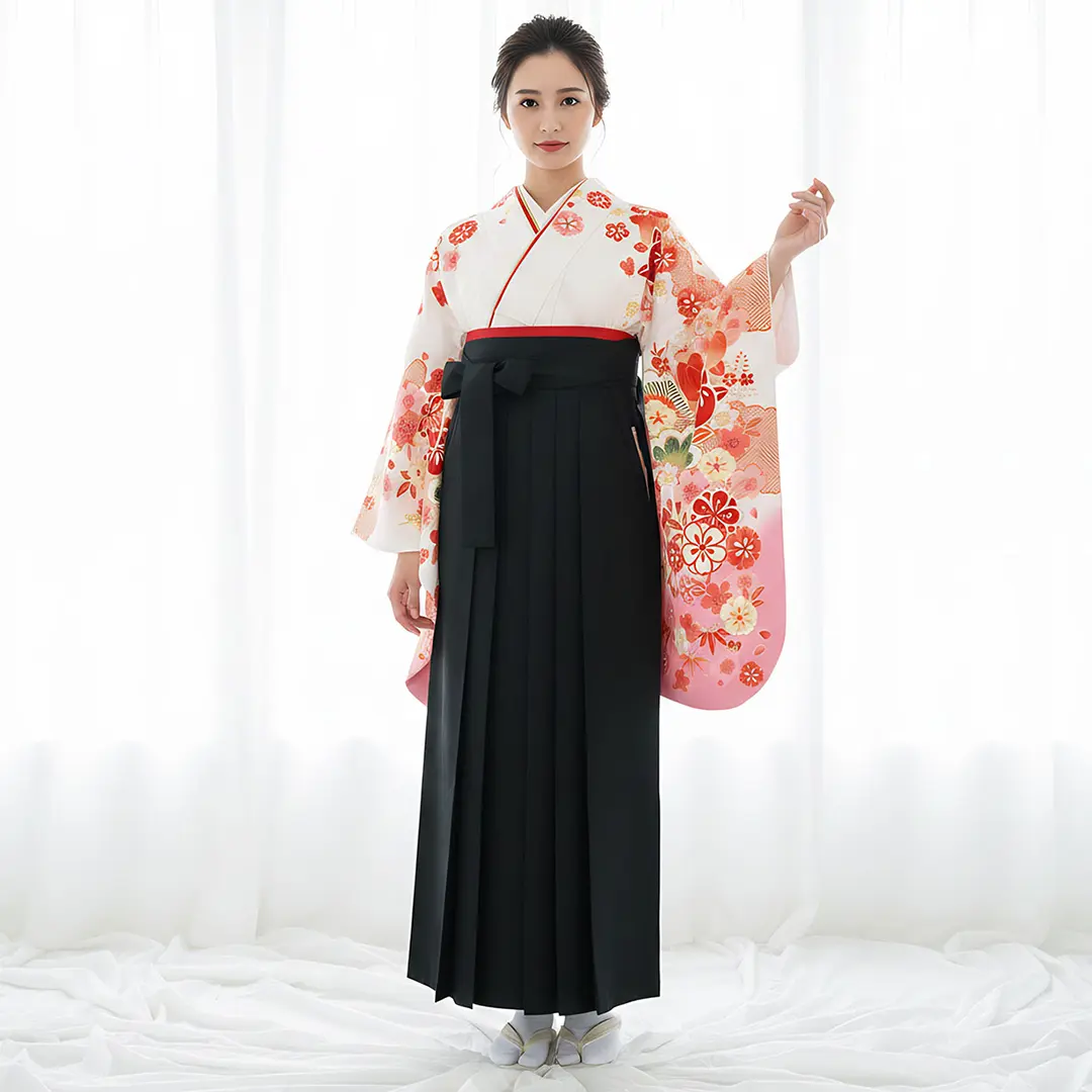 白地に桜と橘・黒袴（無地） （二尺袖）／卒業式／着用イメージ