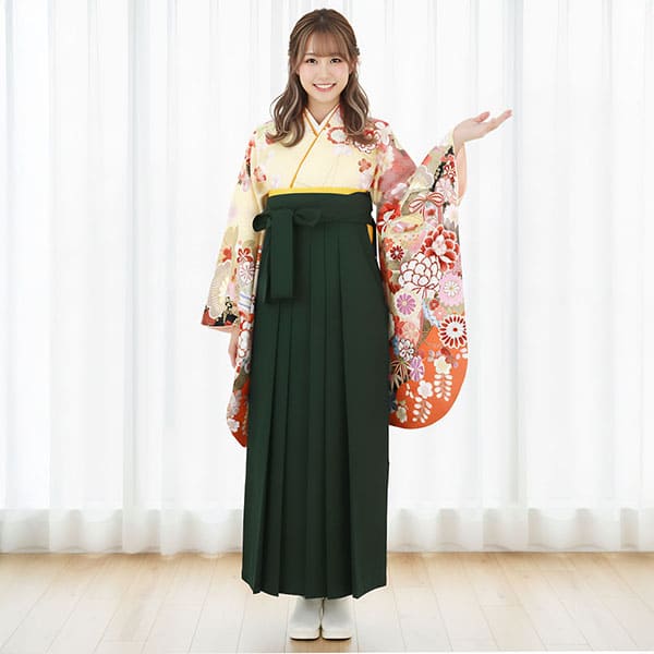 淡黄色地に貝桶と四季花・深緑袴（無地） （二尺袖）／卒業式