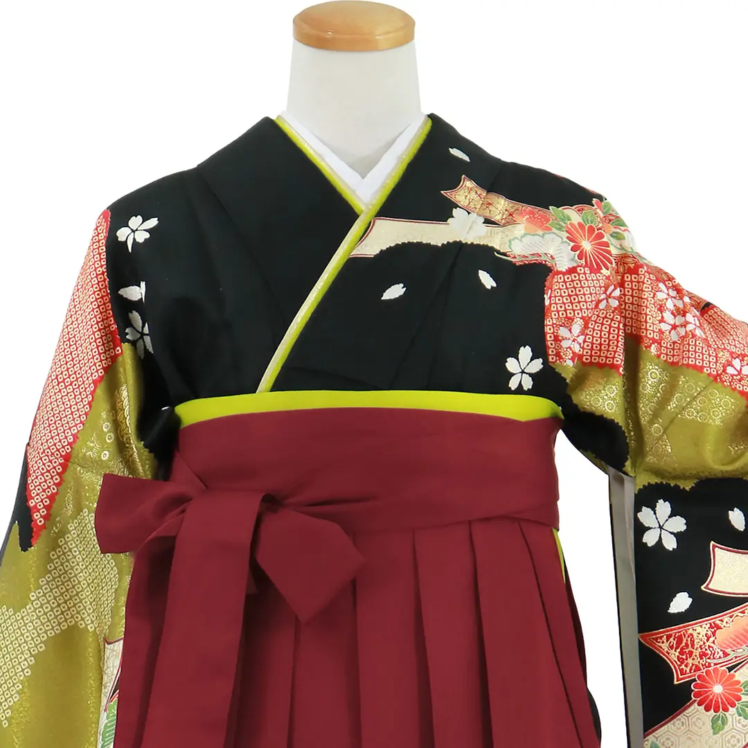 黒地に疋田と束ね熨斗、臙脂袴（無地）（二尺袖）／卒業式／正面詳細