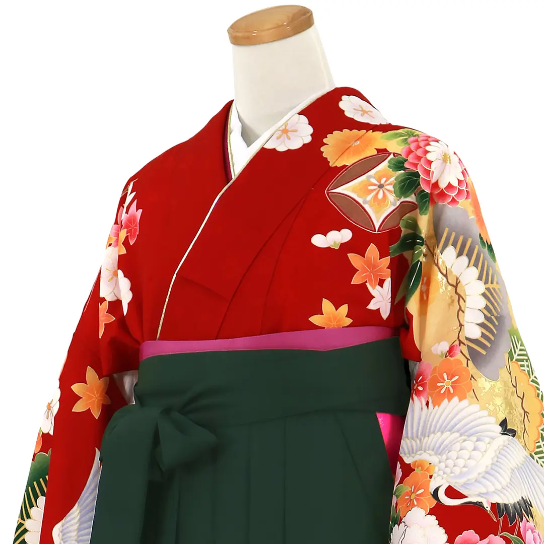 赤色に鶴と牡丹・深緑袴（無地）（二尺袖）／卒業式／斜め詳細