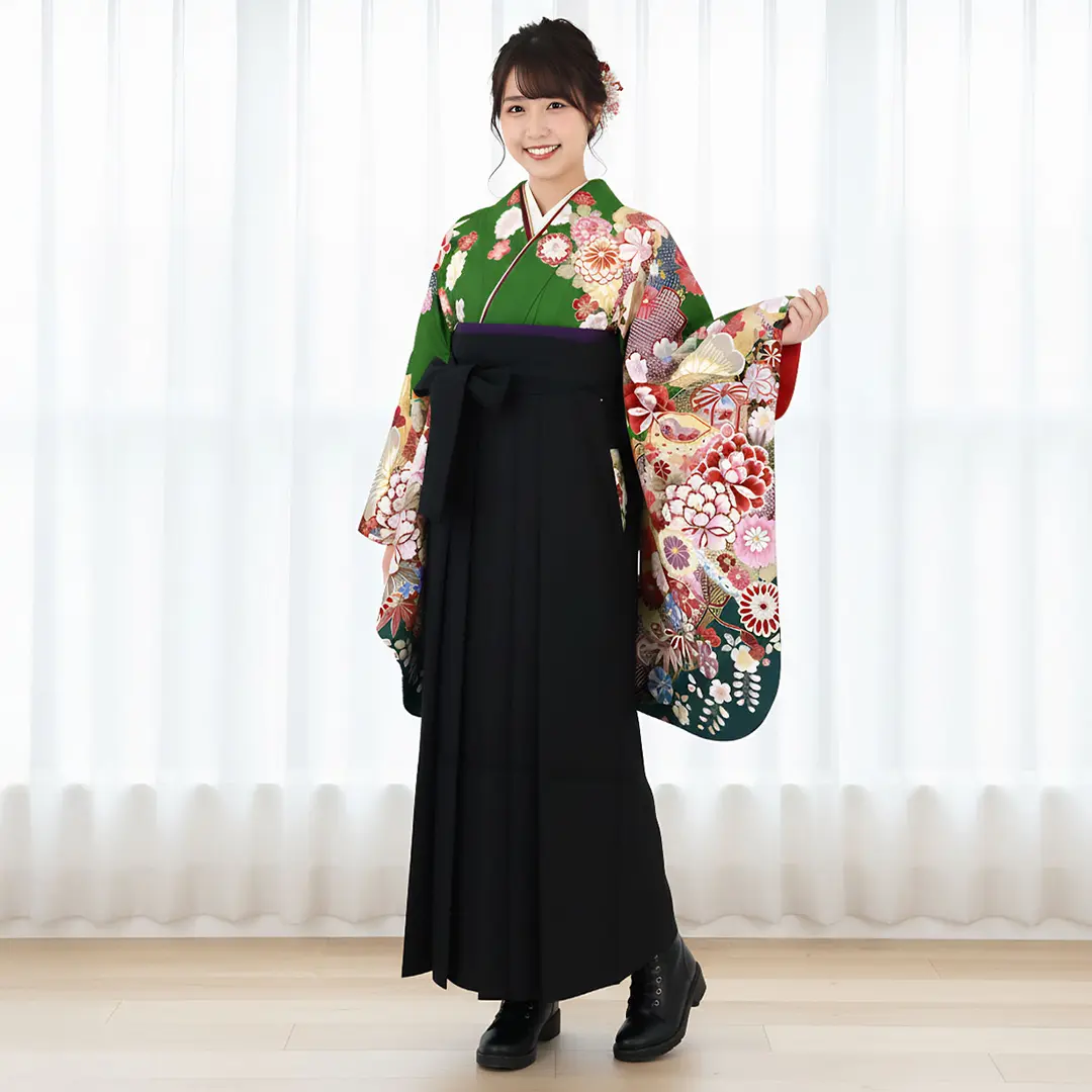 緑地に貝桶と四季花、黒袴（無地）（二尺袖）／卒業式／着用イメージ
