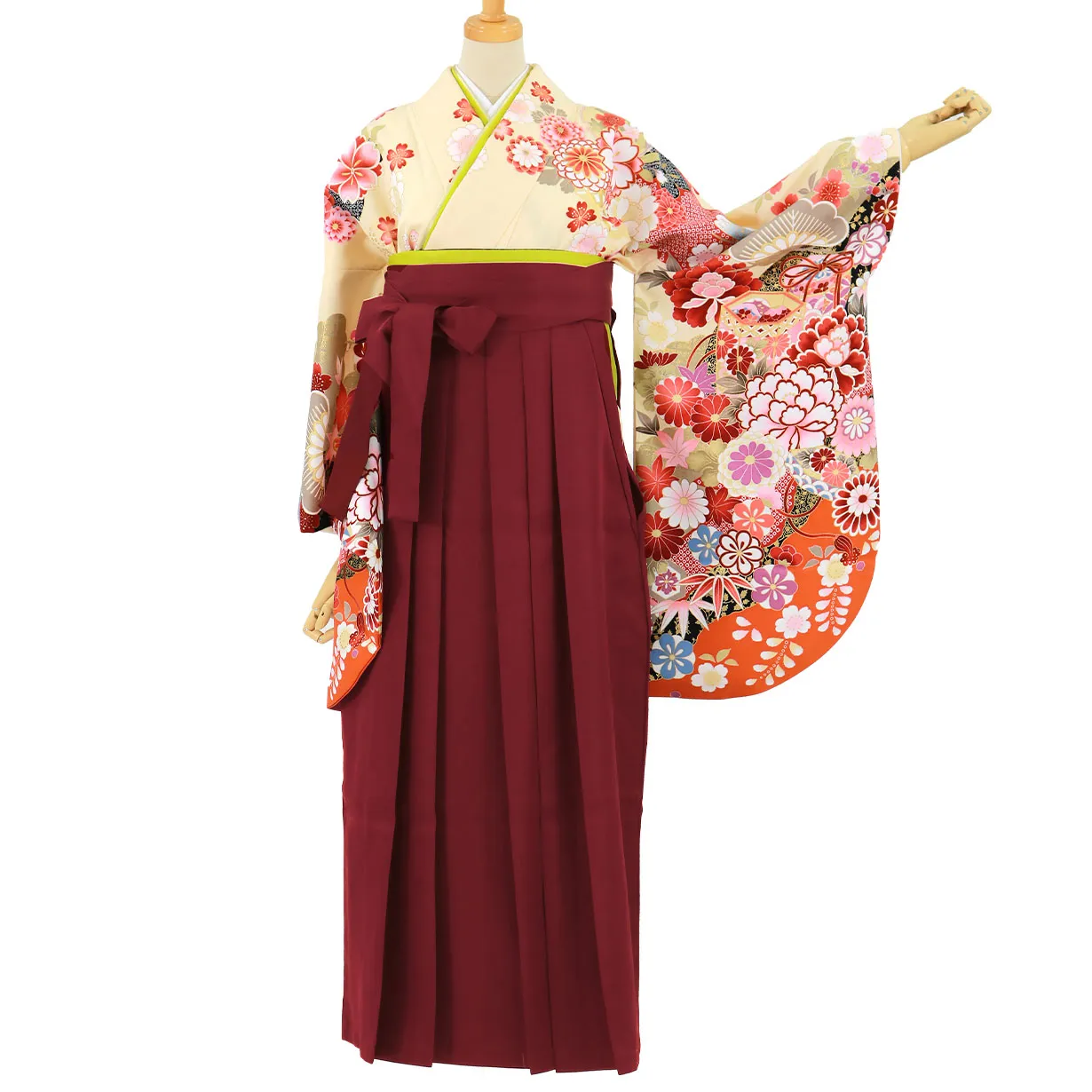 淡黄色地に貝桶と四季花・臙脂袴（無地） （二尺袖）／卒業式