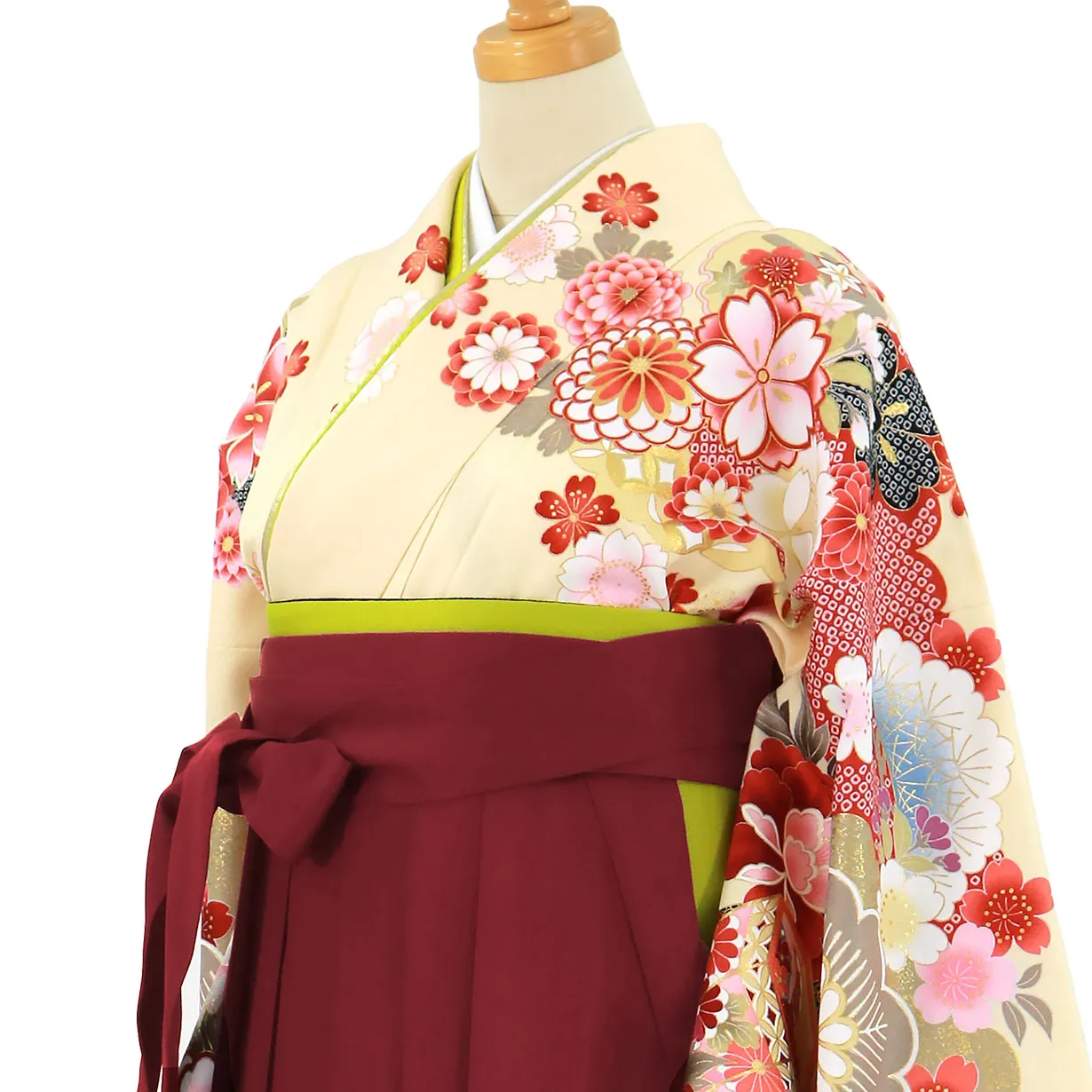 淡黄色地に貝桶と四季花、臙脂袴（無地）（二尺袖）／卒業式 斜め詳細