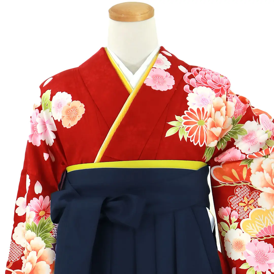 赤地に大輪の花、紺袴（無地）（二尺袖）／卒業式／正面詳細