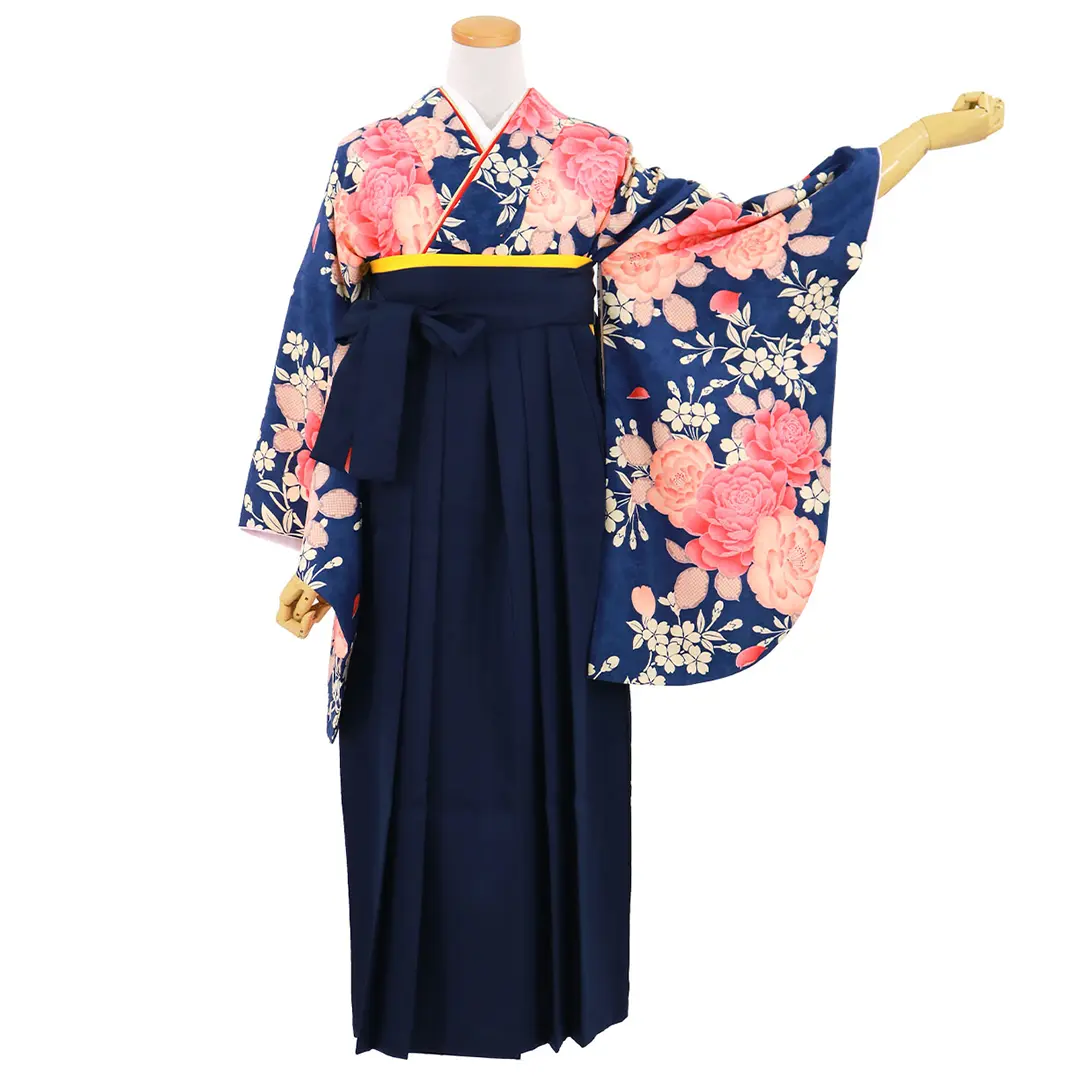 紺地に牡丹と桜文・紺袴（無地） （二尺袖）／卒業式
