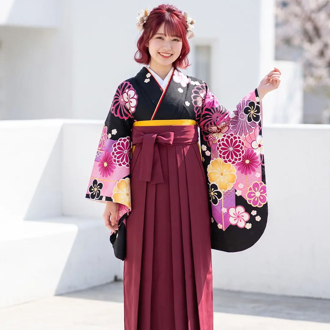 黒地に桜と矢絣・臙脂袴（無地） （二尺袖）／卒業式 | 宅配着物