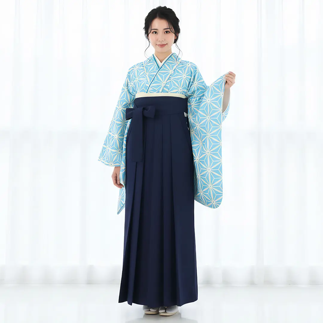 水色地に麻の葉・紺袴（無地） （二尺袖）／卒業式／着用イメージ