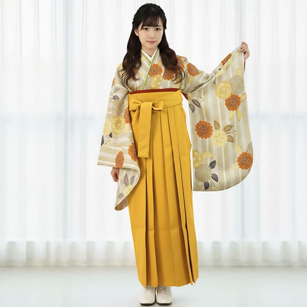 薄柳茶色にストライプと桜・マスタード袴（無地） （二尺袖）／卒業式**