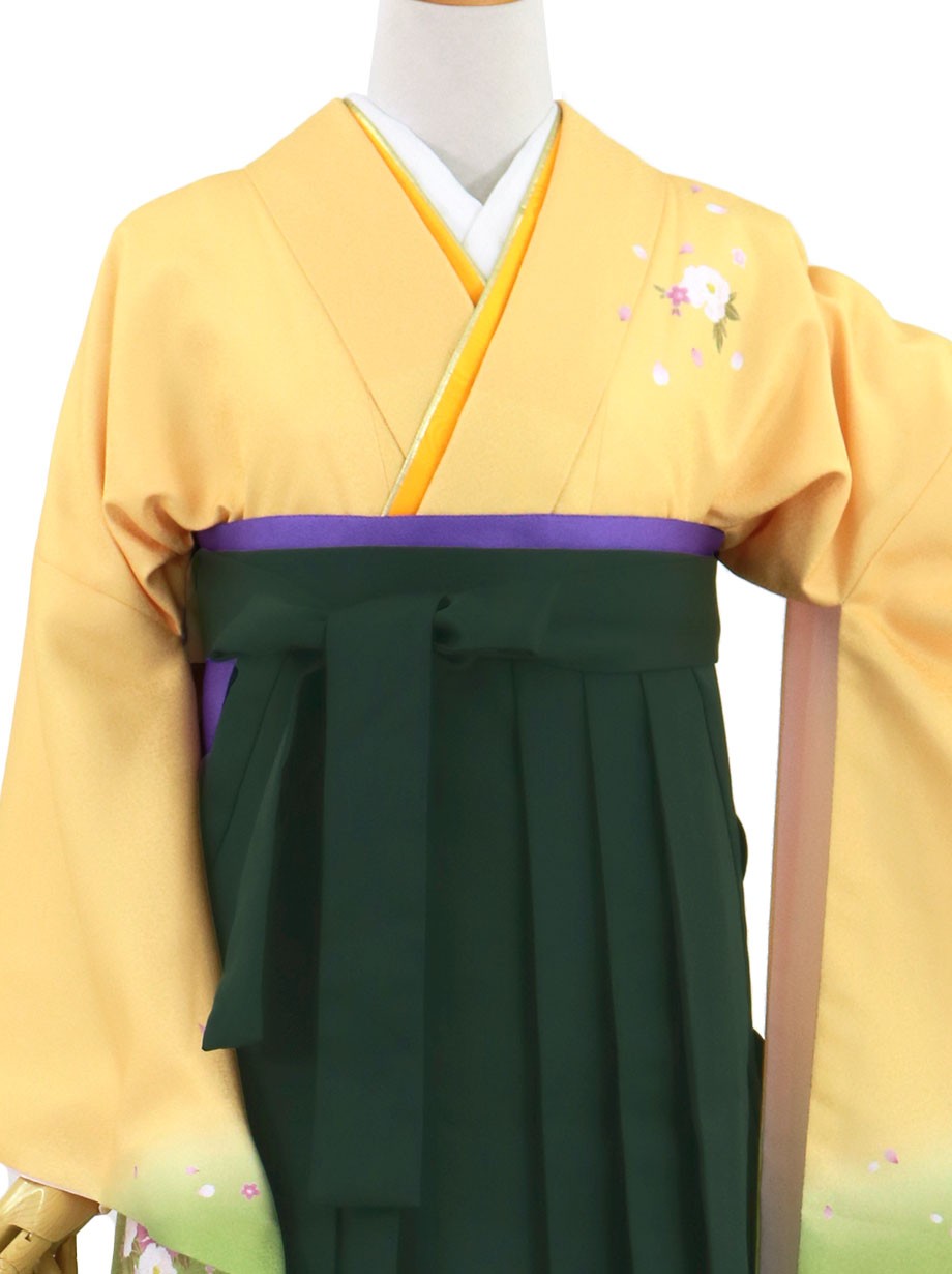 黄色と鶸（ひわ）色地に牡丹・深緑袴（無地）（二尺袖）／卒業式（オリジナルデザイン）
