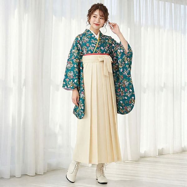 孔雀青にピンクとアイボリーの小花と蝶・アイボリー袴