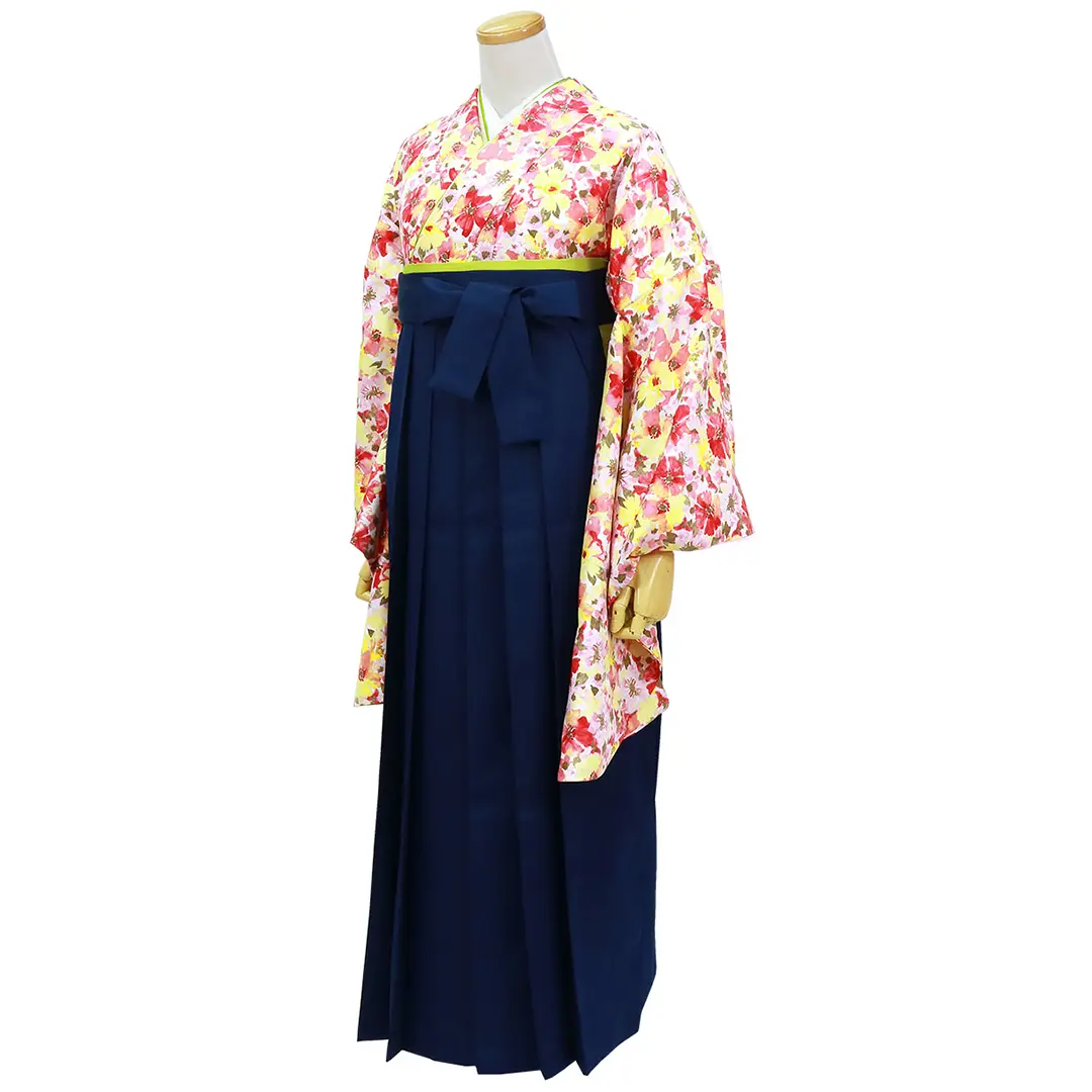 水彩ぼかし花柄（赤と黄色）・紺袴（無地）（二尺袖）／卒業式／斜め