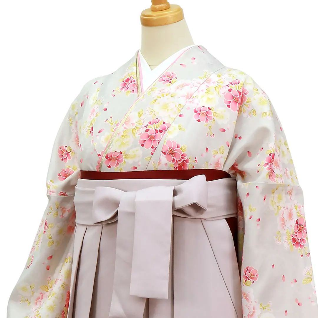 白灰地にピンクと白つつじ・くすみピンク袴（無地） （二尺袖）／卒業式／正面詳細／斜め詳細