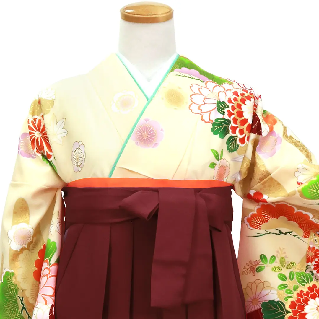 【人気セット】クリーム色地に花と貝桶・臙脂袴（無地） （二尺袖）／卒業式／正面詳細