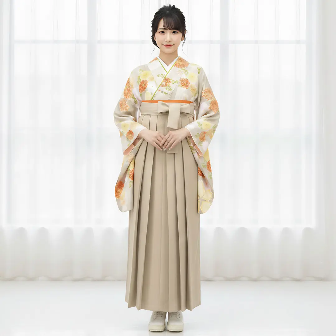 【人気セット】白花色に菊と疋田桜・グレージュ袴（無地） （二尺袖）／卒業式／着用イメージ    