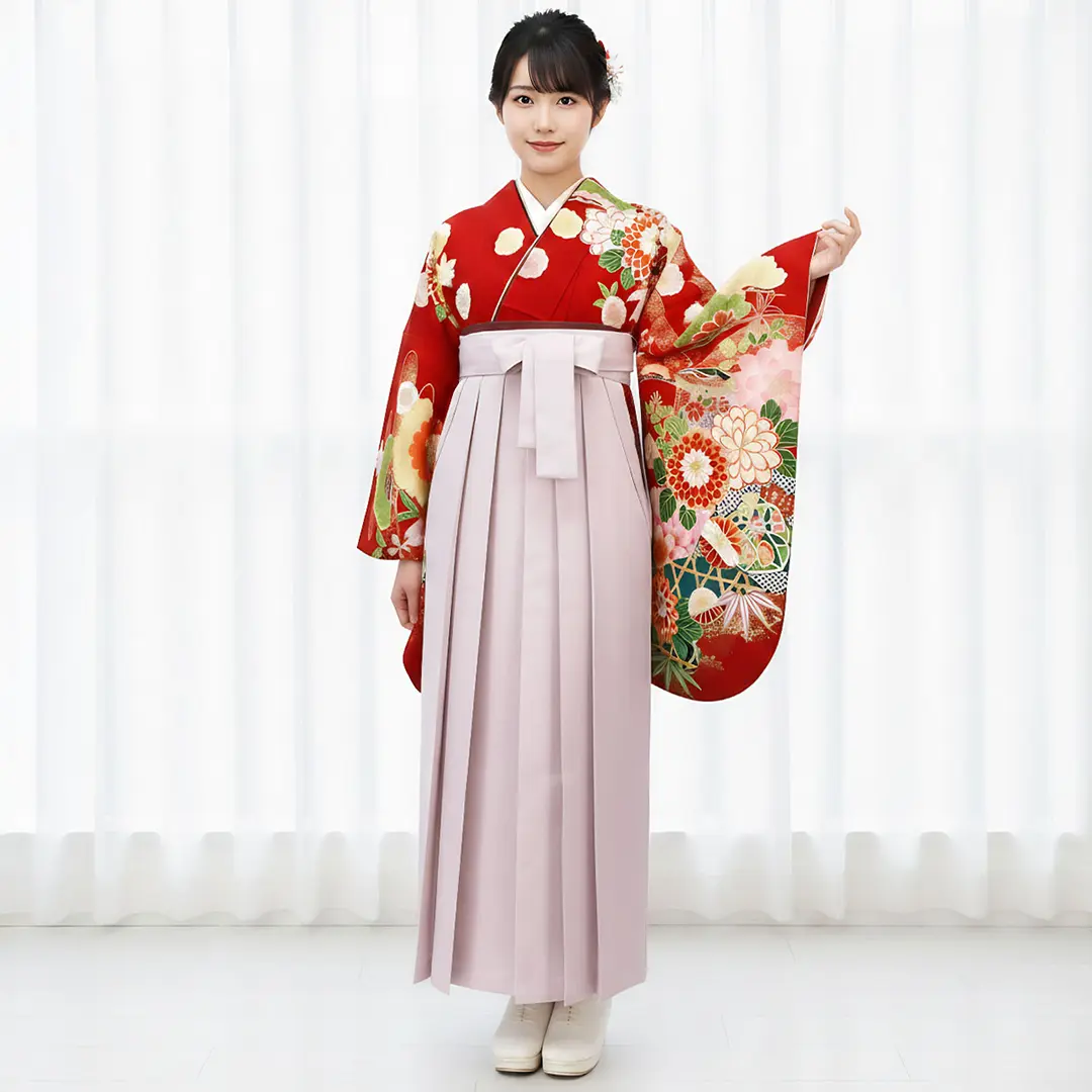 【人気セット】赤地に花と貝桶・くすみピンク袴（無地） （二尺袖）／卒業式／着用イメージ    