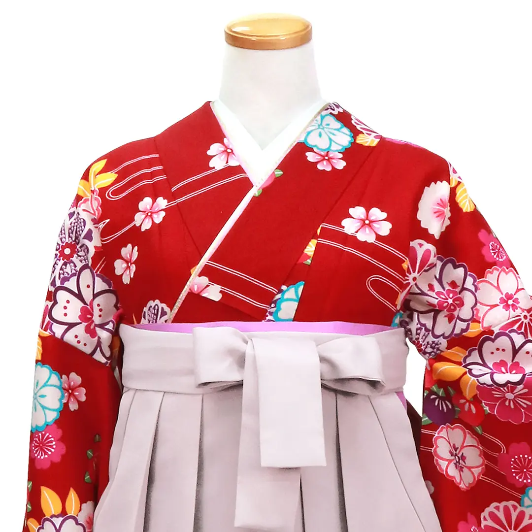 茜色に流水と四季花・くすみピンク袴（二尺袖）／卒業式／正面詳細