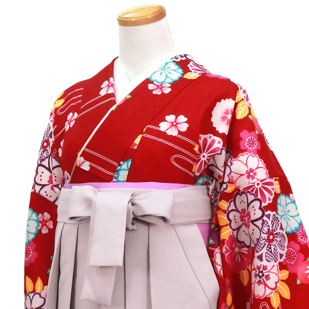 茜色に流水と四季花・くすみピンク袴（二尺袖）／卒業式／斜め詳細