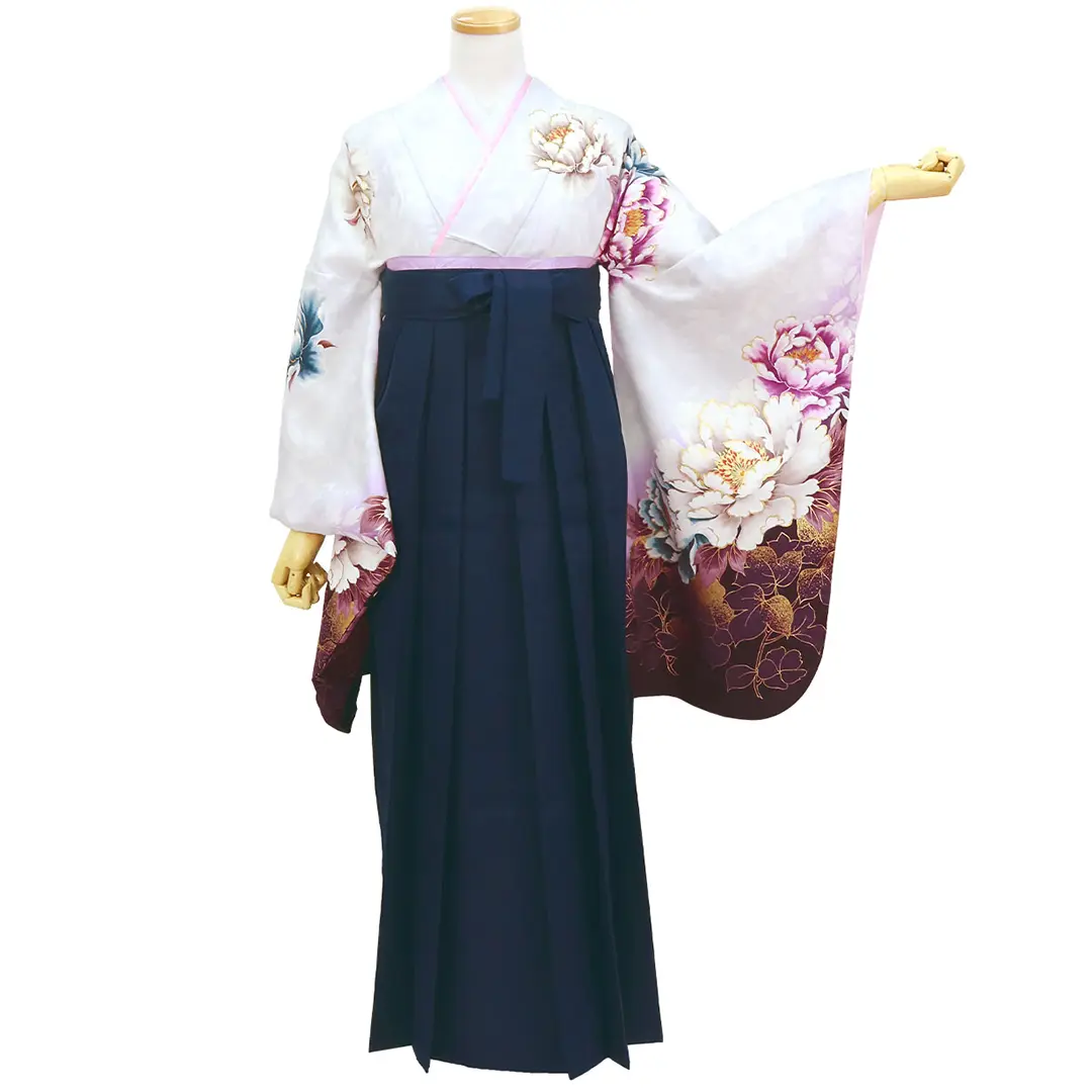 淡藤色に大輪の牡丹・紺袴（無地）（二尺袖）／卒業式／正面
